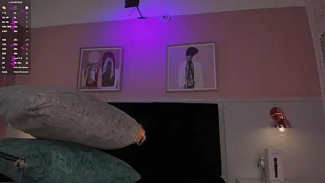 elodie_walker webcam