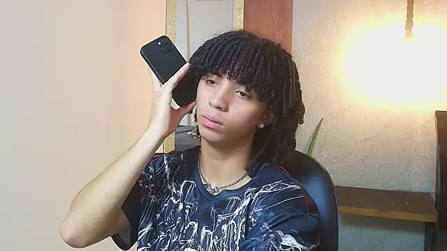 kim_curlyy webcam