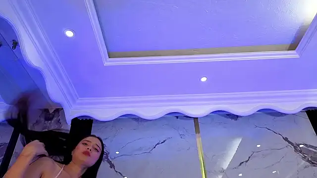 VictoriaKyros webcam