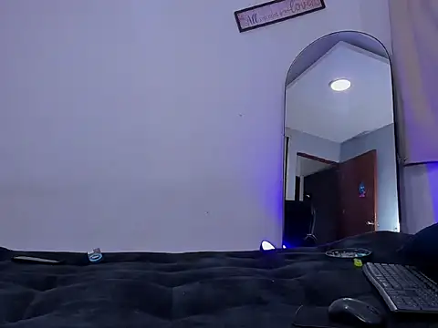 enyel_100 live cam on StripChat