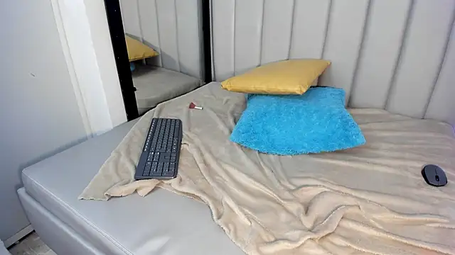sky_velvet webcam