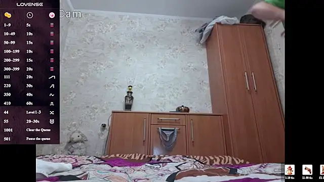 CurvyWild_Lady30 webcam