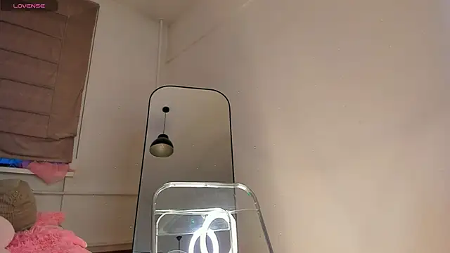 WarmAtEdges webcam