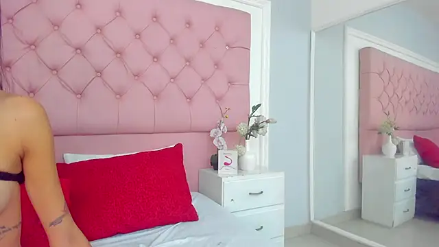 SarahDoll__ webcam