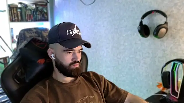 _Serious_Man webcam