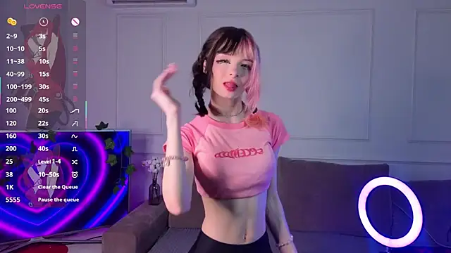 ItsFeliDoll webcam