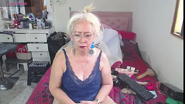 lucy_belle_bm webcam