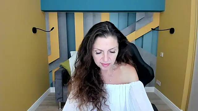 EllaLong webcam