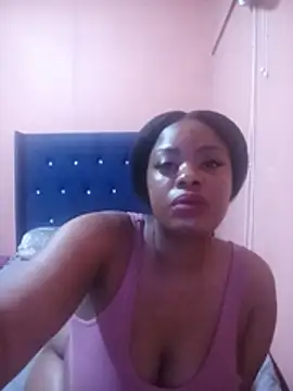 Luciouslips00 webcam