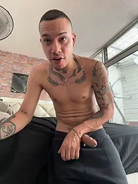 AlphaMasterXxx webcam