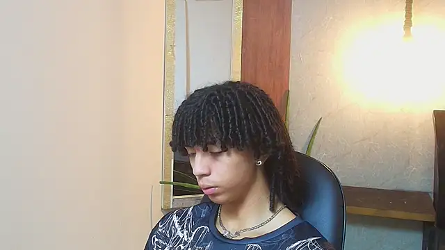 kim_curlyy webcam