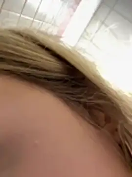 blonde_exe webcam