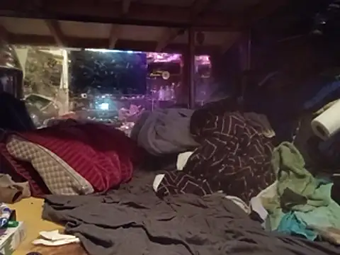 nearby_causual webcam