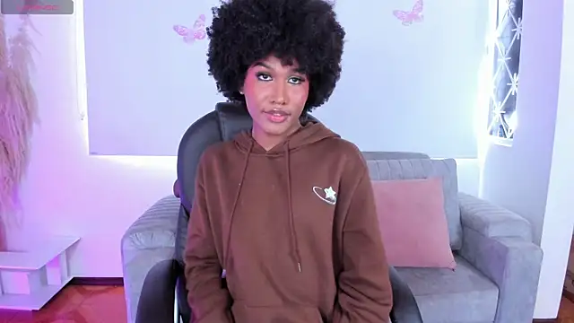 NaomiSaenz_ webcam