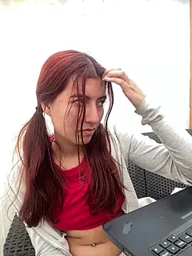 EveGreyson_Pink webcam