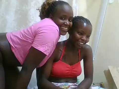 ebony_snack webcam
