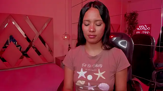 Ivonne_Latina webcam