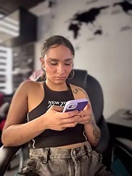 Isabella-Teen webcam