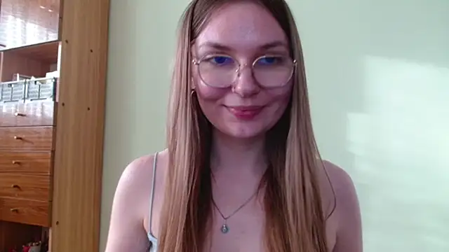LooveELLYx webcam