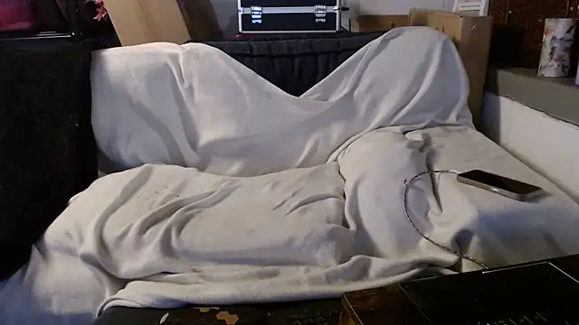 BeachyMilf webcam
