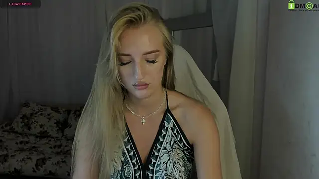 Stacy_River live cam on StripChat