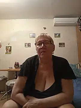 Molli1408 live cam on StripChat
