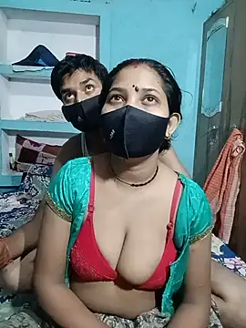 RoyalDesiCouple webcam