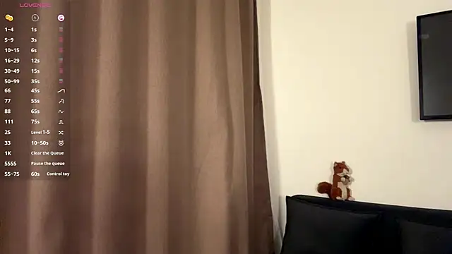 Ur_neighbor_Kira webcam