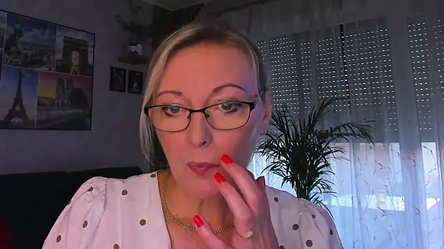 vanessa_chat - Vanessa_chat's free webcam - UK Sex Cams