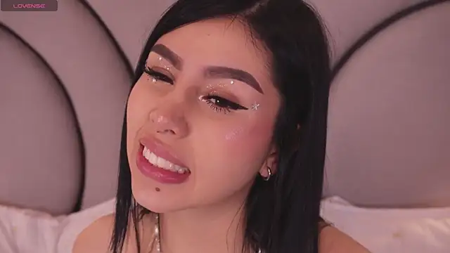 Helena_Whaite live sex cam