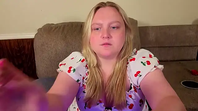 PhatAssBlond webcam