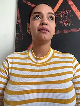 Sara-77 webcam
