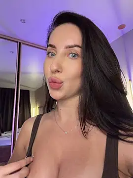 NotsoAmateur live sex cam