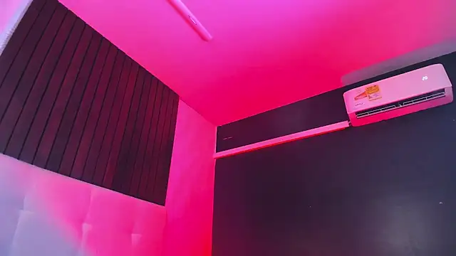 Cheys_Mast live sex cam