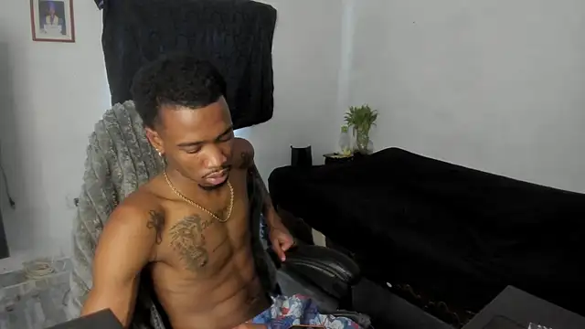 Kofi_exotic_2 webcam
