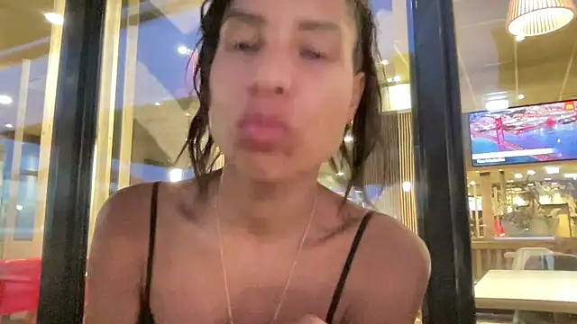 YaraEstelle webcam
