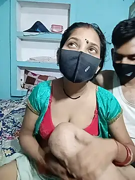 RoyalDesiCouple webcam