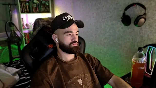 _Serious_Man webcam