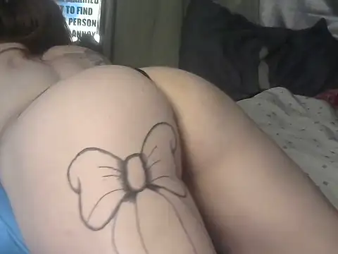 NaughtyIzzy4U webcam