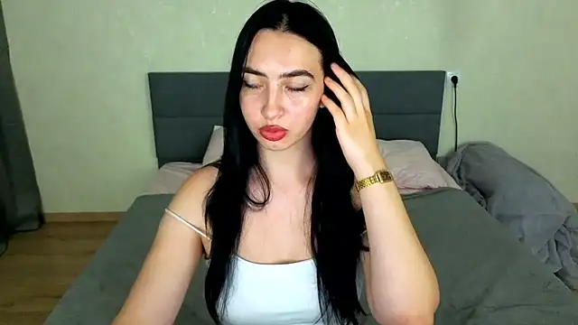 WildKittenX_ live cam on StripChat
