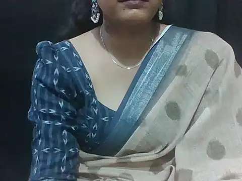 Thilothama_Vaishu live cam on StripChat