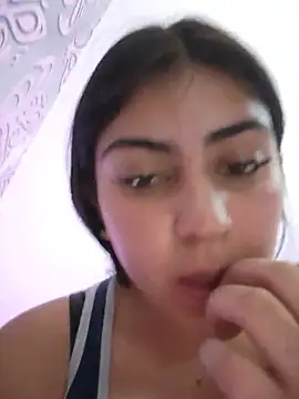 MishRaven webcam