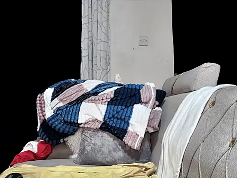 sexyleah25 webcam