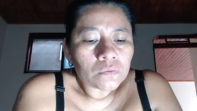adrixxx38 live cam on StripChat