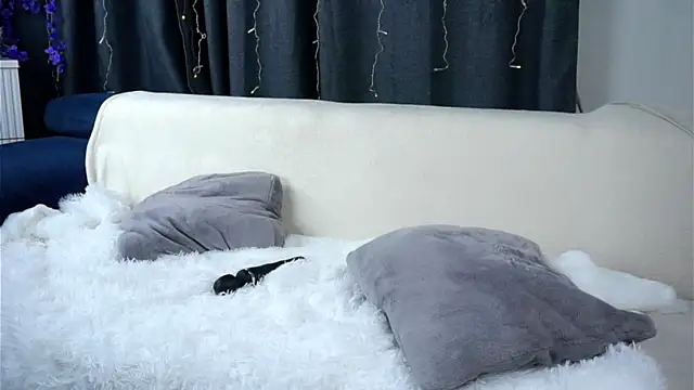 NelleMihalko webcam