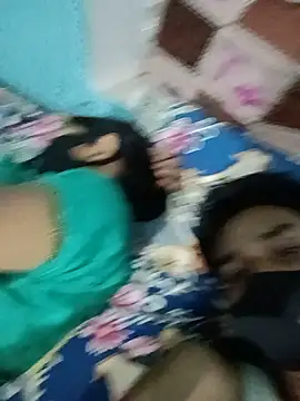 RoyalDesiCouple webcam