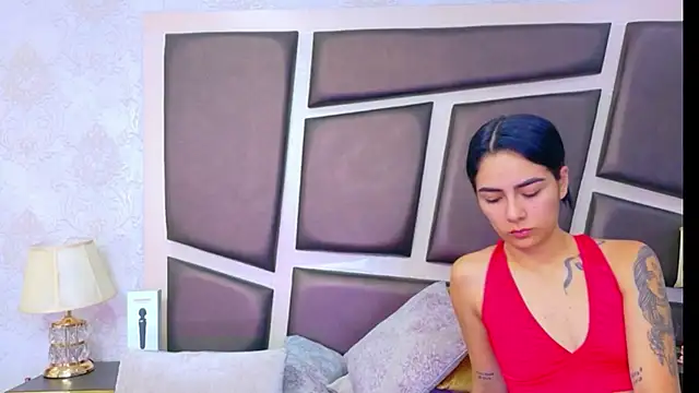 NicoleEsposito live cam on StripChat