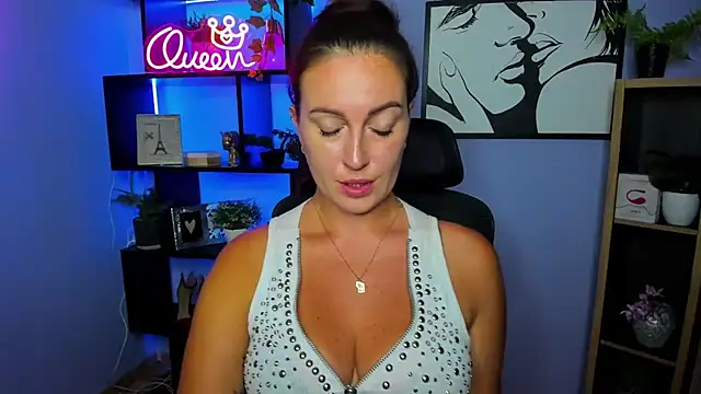 FUN_AMI live cam on StripChat