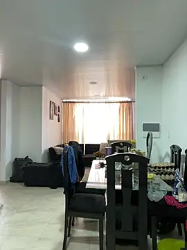Pretty__Milf webcam