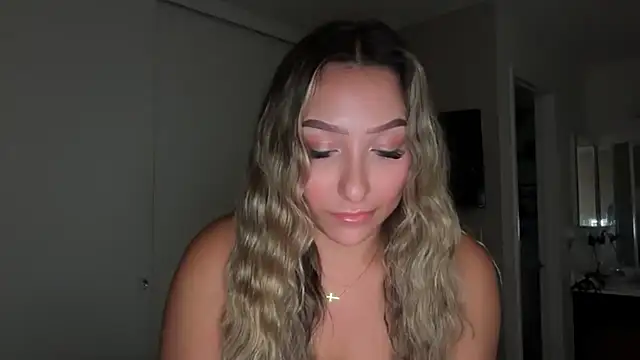 lustfulsmiles webcam